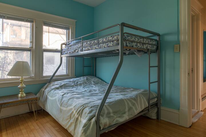 Large 2-Bedroom Apartment with Hot Tub gallery image 5