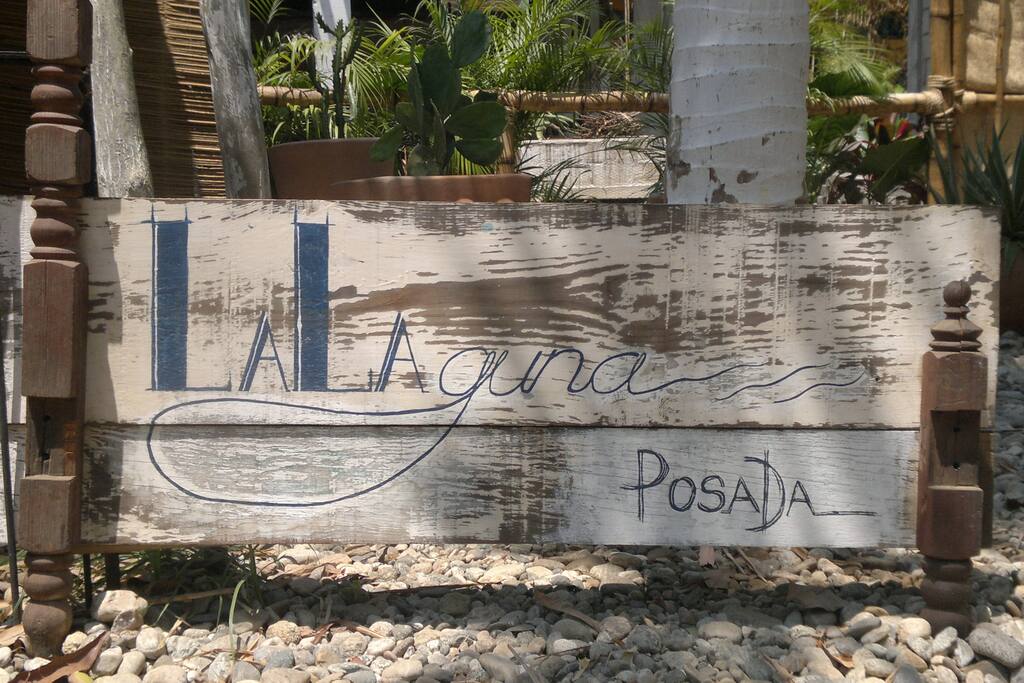 Letrero a la entrada