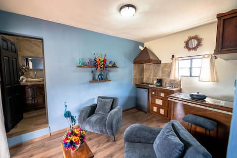 Successful Airbnb property: Mirador del Alba Azul, central in Taxco De Alarcón