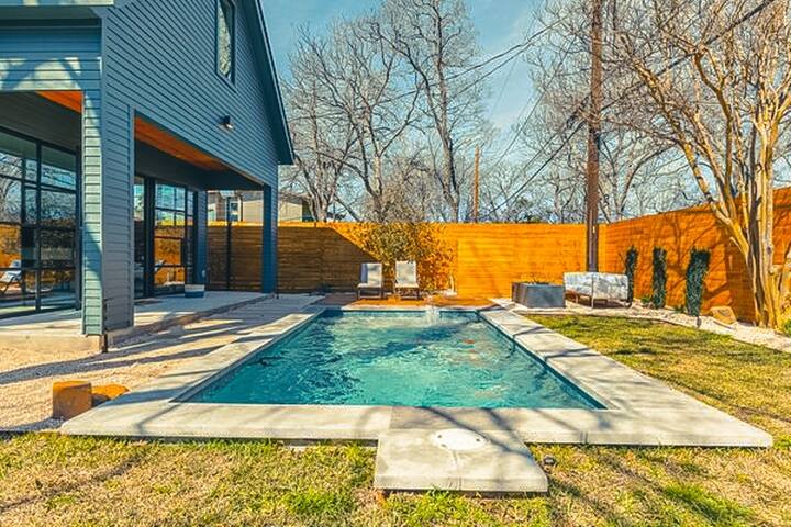 Stylish, luxury home with heated pool and fire pit gallery image 2