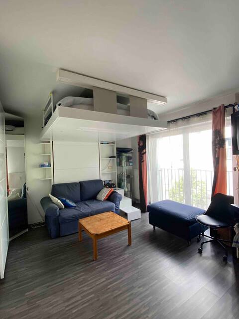 Cozy and modern apartment close to Paris