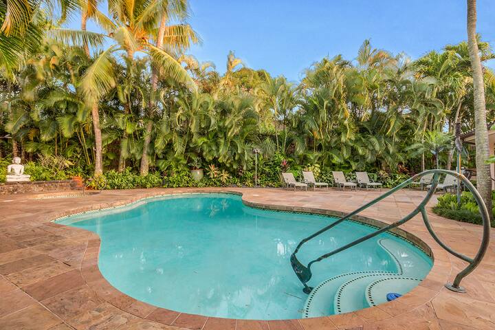 Stunning Gated Home, Private Pool and Spa gallery image 2