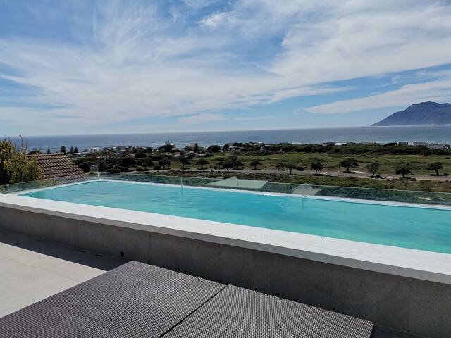 Mountain and Sea view apartment 3 gallery image 3