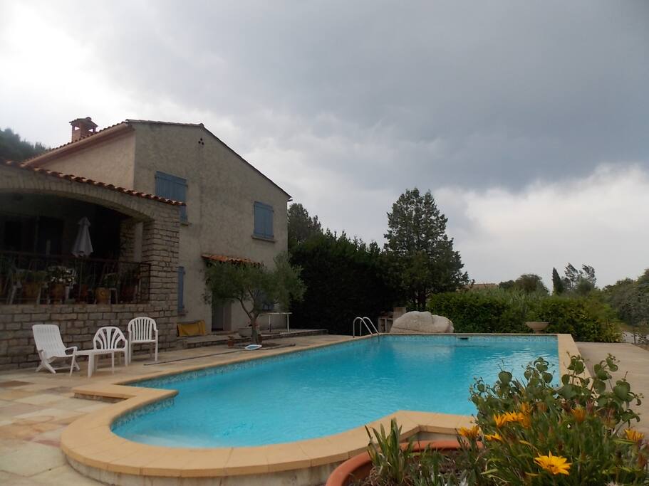 tres grande piscine 11/ 5