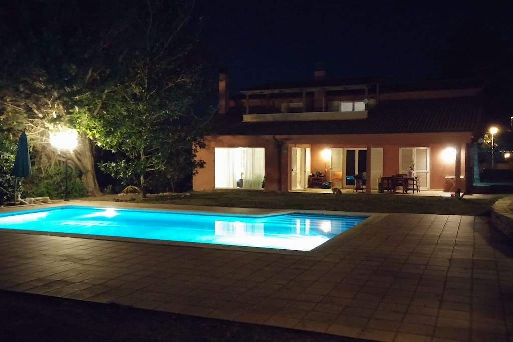 Another glimpse of the pool by night