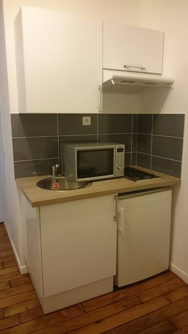 kitchen, vitroceramics, microwave, plates, etc