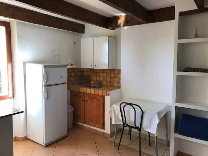 Chambre éConomique Dans "Bastide Ecurie Massilia" - Aubagne