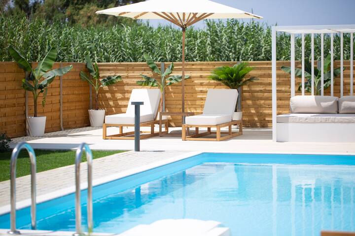 Mavi Beachfront Villa – Star Of The Sea! gallery image 3