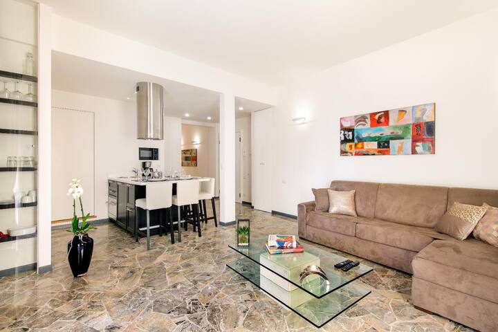 MyFlorenceHoliday Gold Bridge DLX4 with balcony gallery image 3