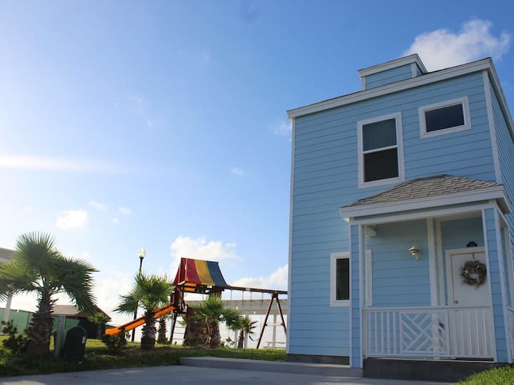 WATERFRONT BAYSIDE BEAUTIFUL HOME CLOSE TO SPI Houses for Rent in