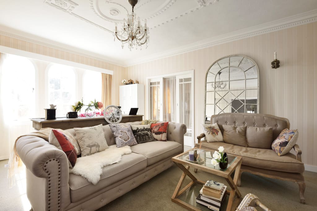 Guest living room