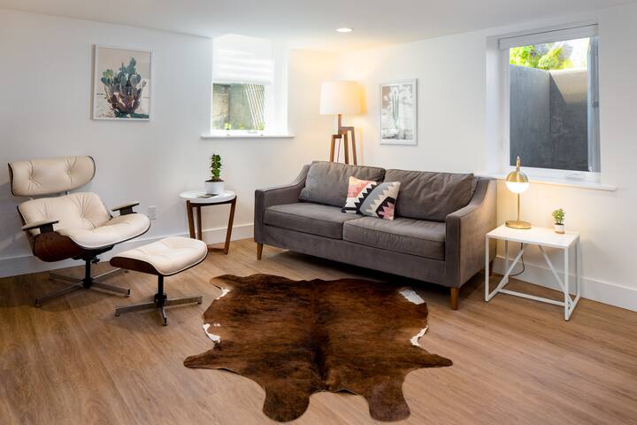 Two Palms: Spacious, central, remodeled 5bd beauty gallery image 4