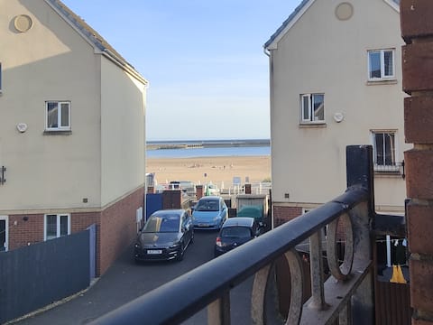 Shoreline Seaside Holiday Home Aberavon beach