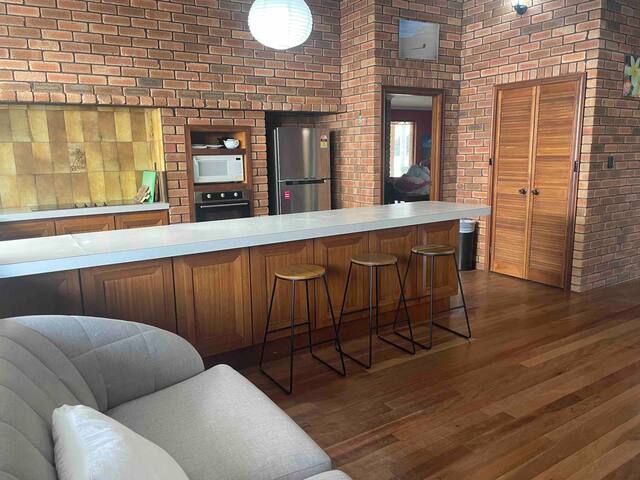 Beach house 9 beds plus villa 2 beds gallery image 4