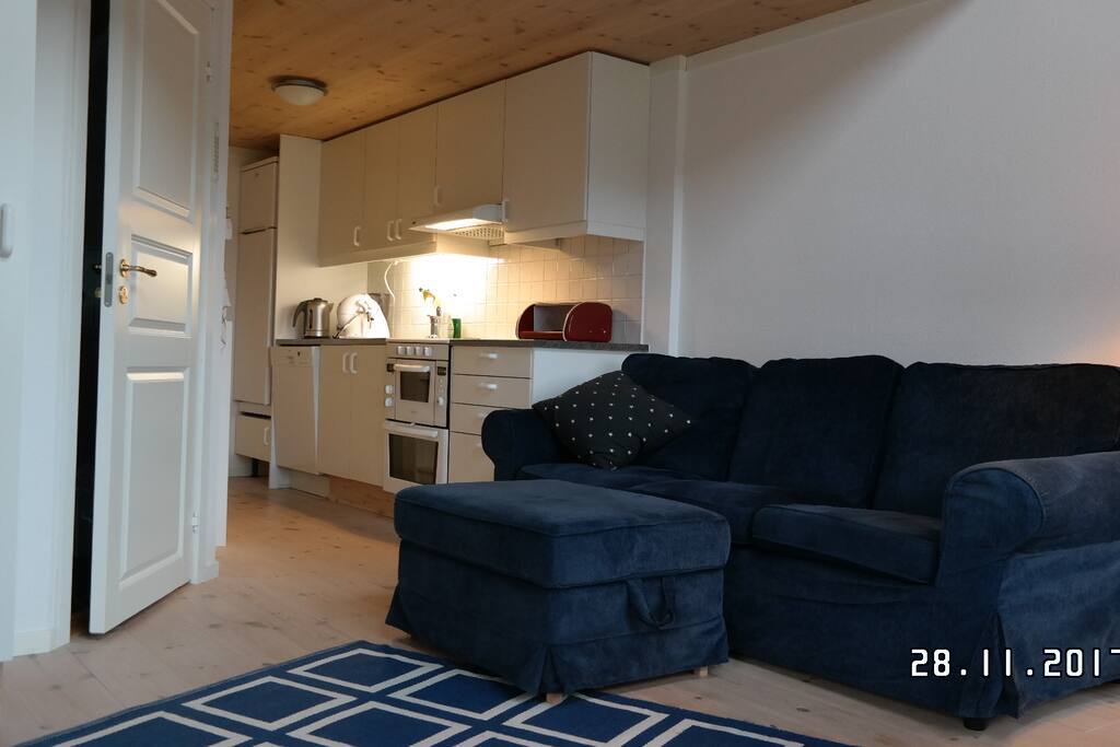 Social area adjacent to kitchen