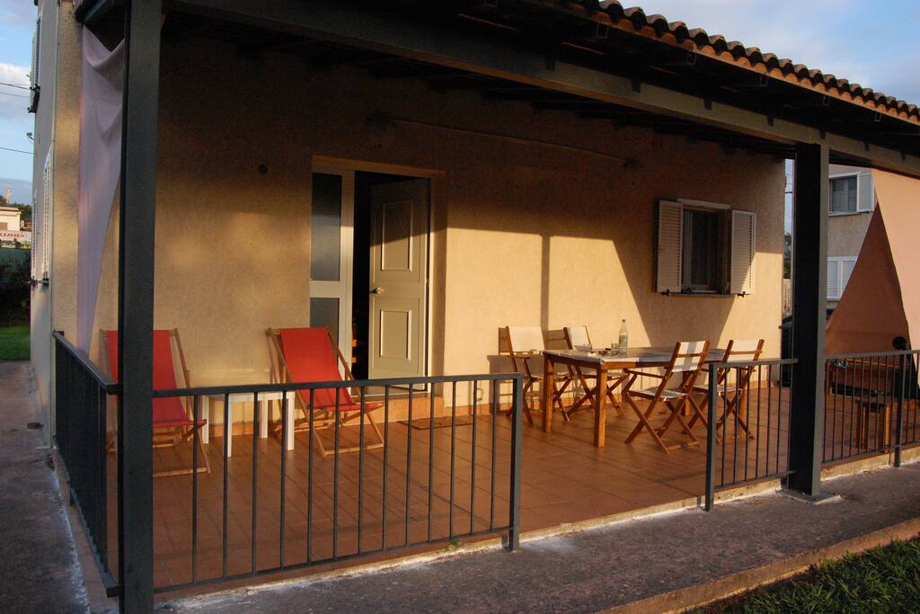 Terrasse, vraie pièce de vie.