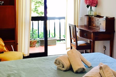 Double room in Cozy Portuguese Home  :)