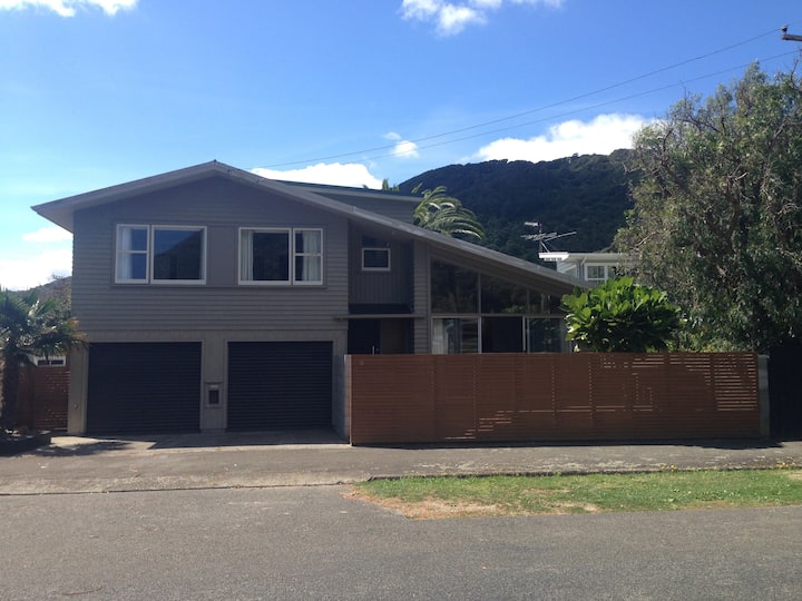 10 Best Airbnb Vacation Rentals In Eastbourne, New Zealand Updated