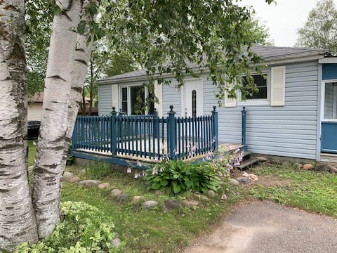 Cheerful 2-Bedroom+ 1 Bath Newly Renovated Home!