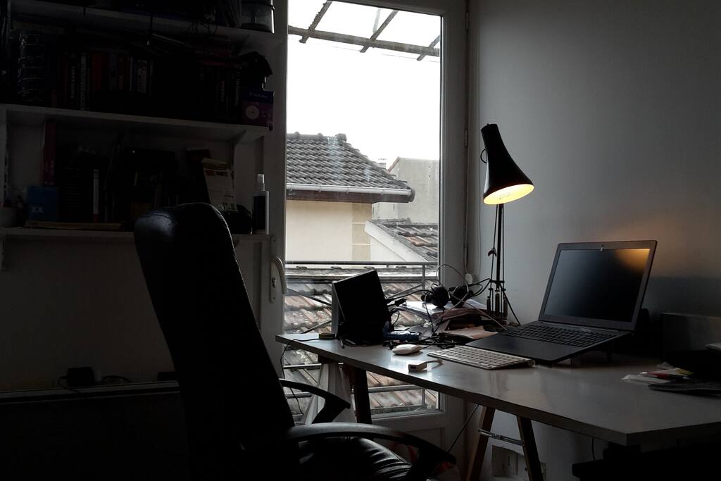 Bureau 1