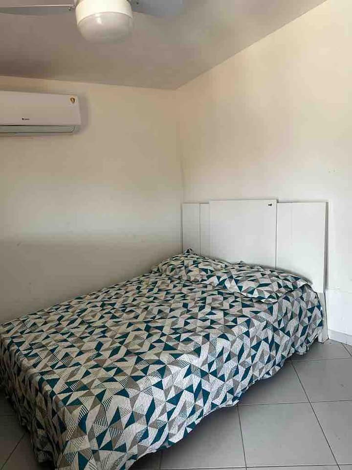 Zimmer 2 mit Klimaanlage