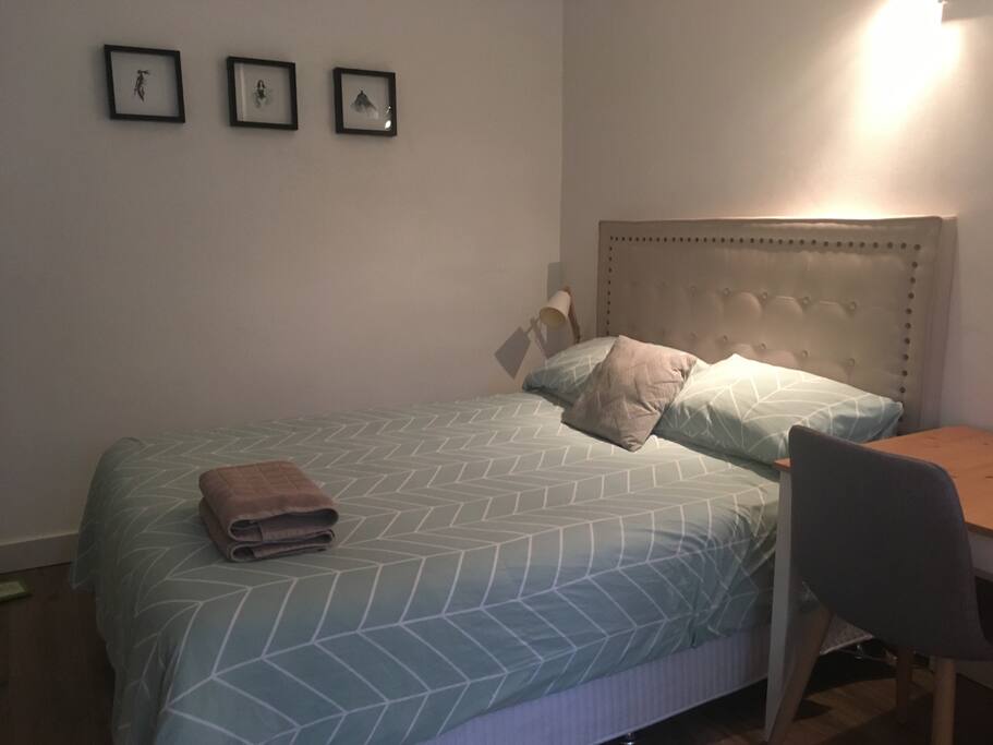 Comfortable Queen bed