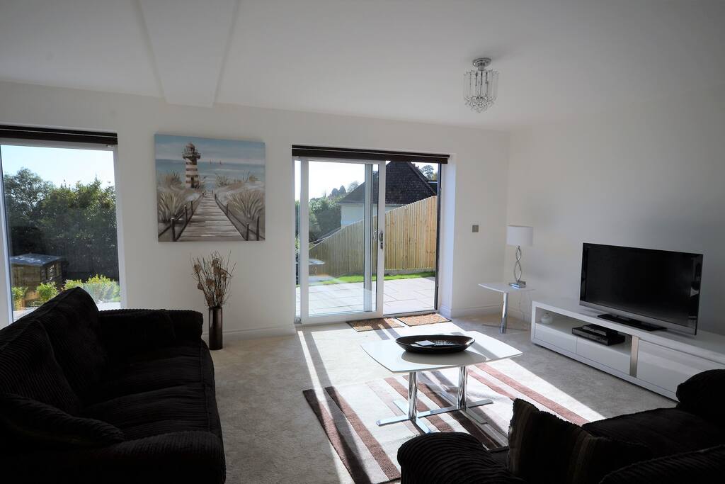 Sitting room/Dining room