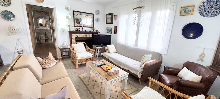 Waterfront 3 Bedroom Beach House - Alcudia