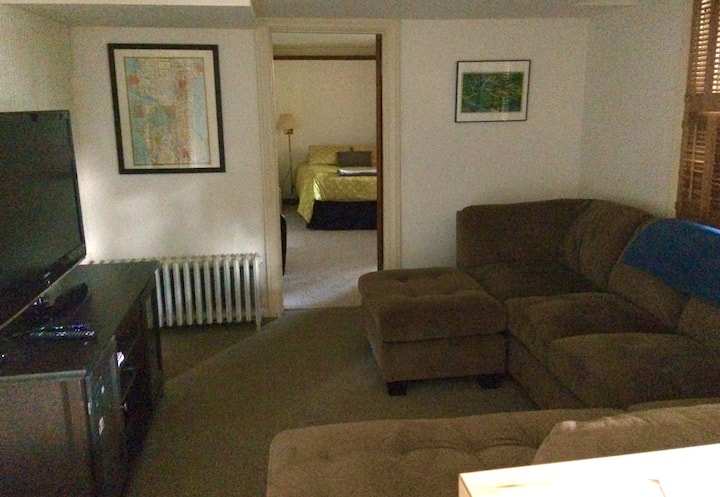 Private 1Bdr Apt Cap Hill / Parking / Kitchenette