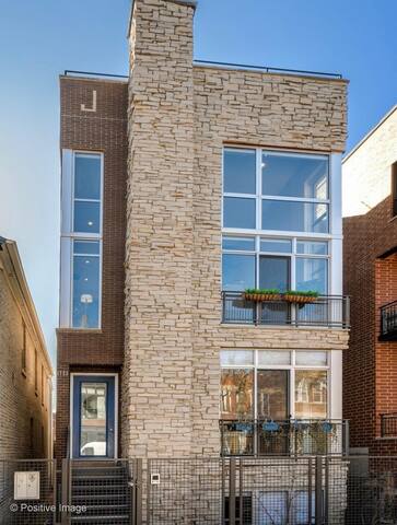 Huge Private Roof Deck! Gym! Parking! gallery image 2