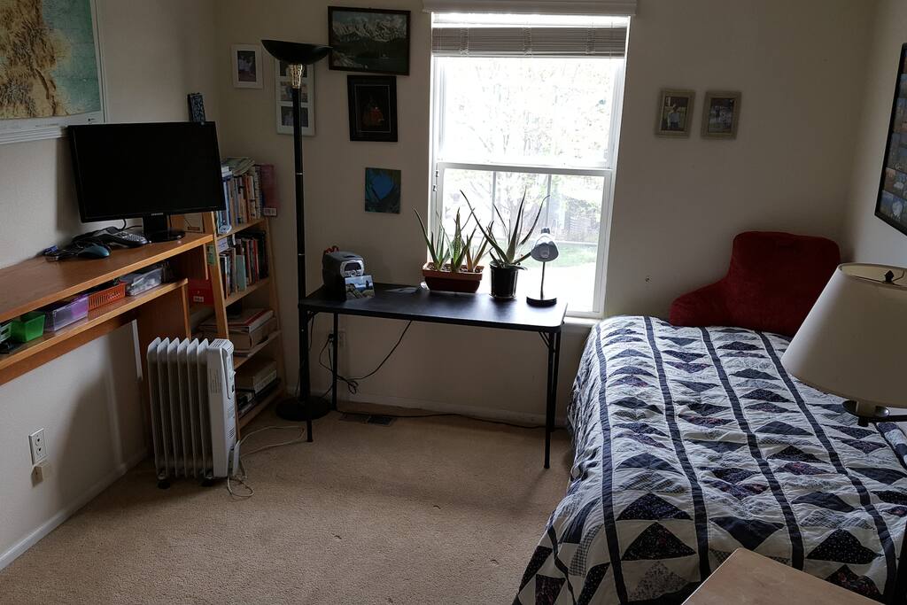 Simple Twin Bed small room