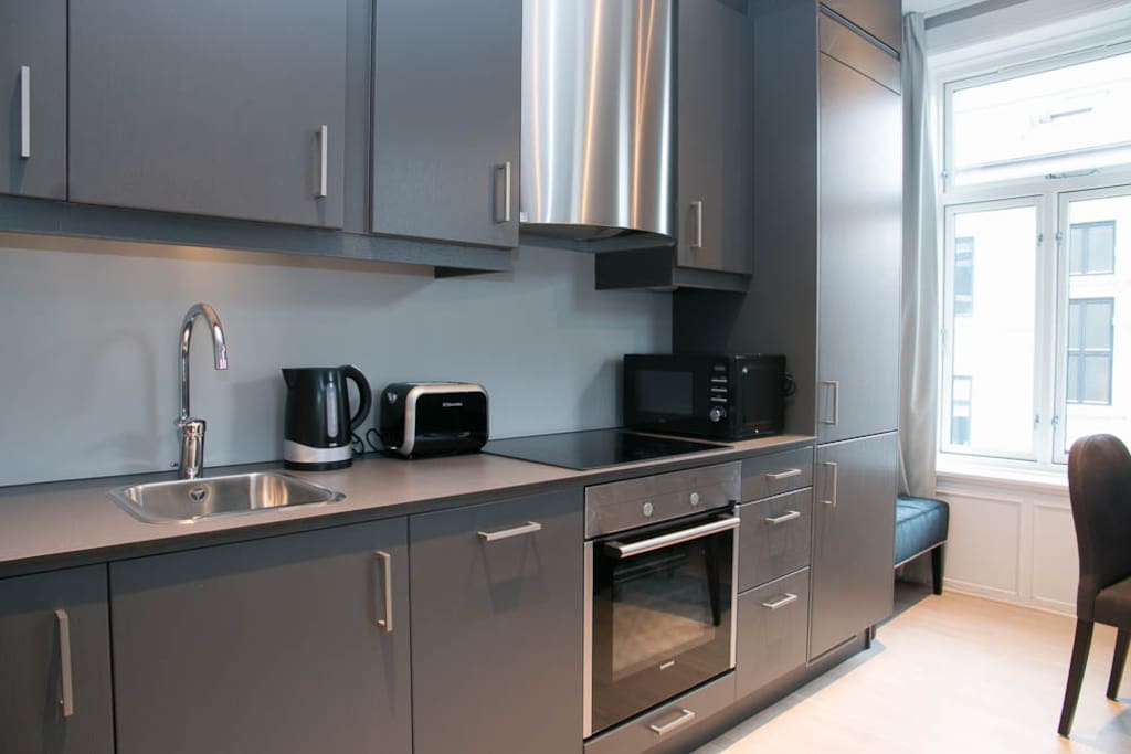 Full kitchen