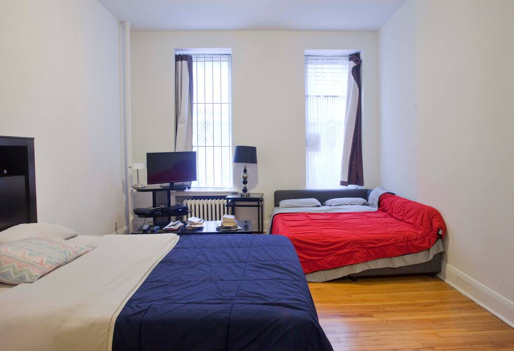 Bed set with extra queen size sofa bed