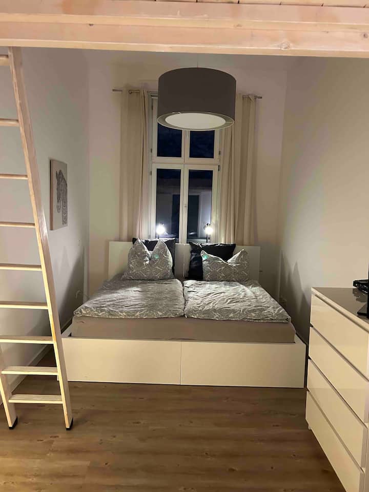 Bračni krevet (180 cm) s dodatnim krevetom na kat 