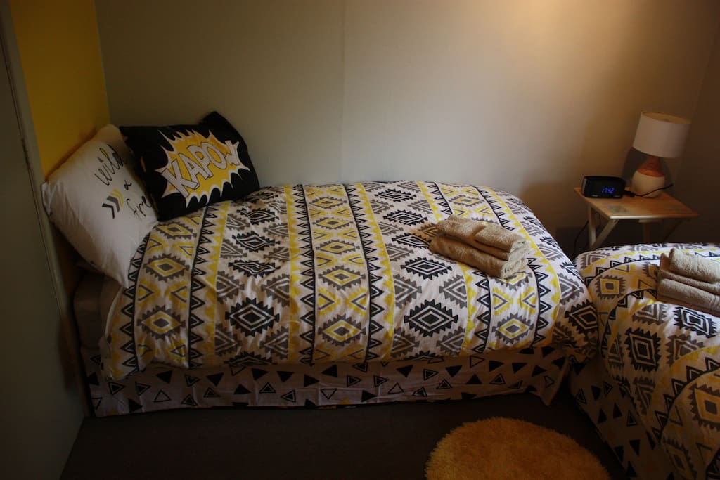 Kōwhai (yellow) - 2 single beds