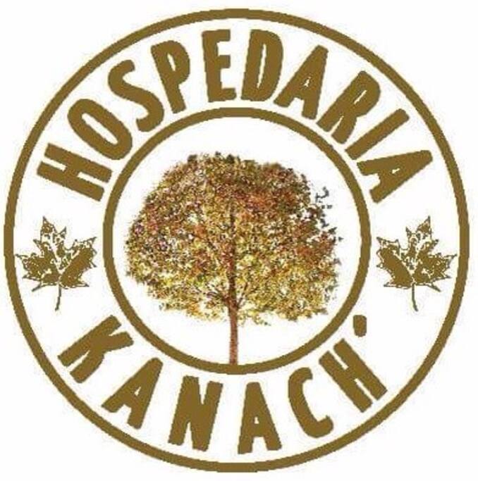 Somos uma família de origem armênia e Kanach' significa verde em armênio, o que tem tudo a ver com o nosso cantinho! Estamos nas redes sociais como Hospedaria Kanach, entra lá pra ver mais fotos & vídeos! Pari Yegar ou então Seja Bem Vindo!