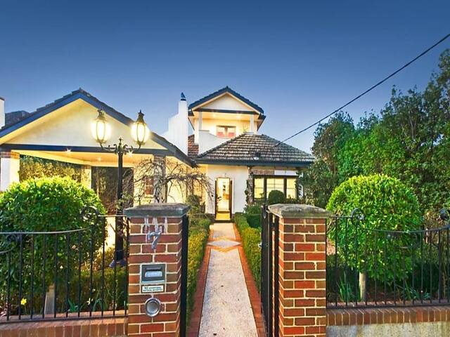 Huge family home in Brighton East with pool/ spa gallery image 3