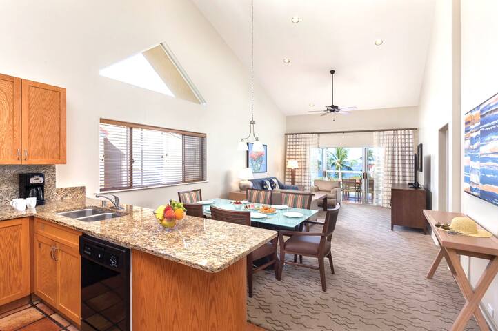 Beautiful 2BR at Hawaiian Resort