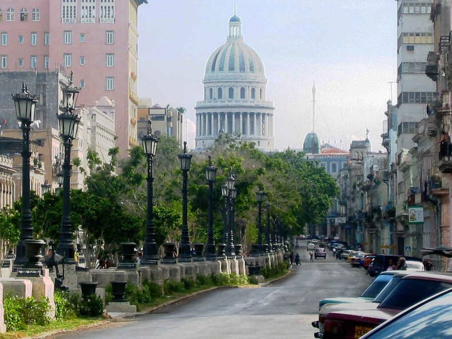 Vista de Prado desde el Malecón a dos cuadras del apartamento