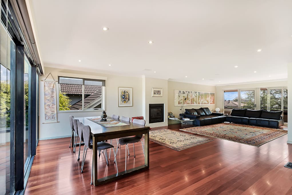 Free-flowing interior living areas