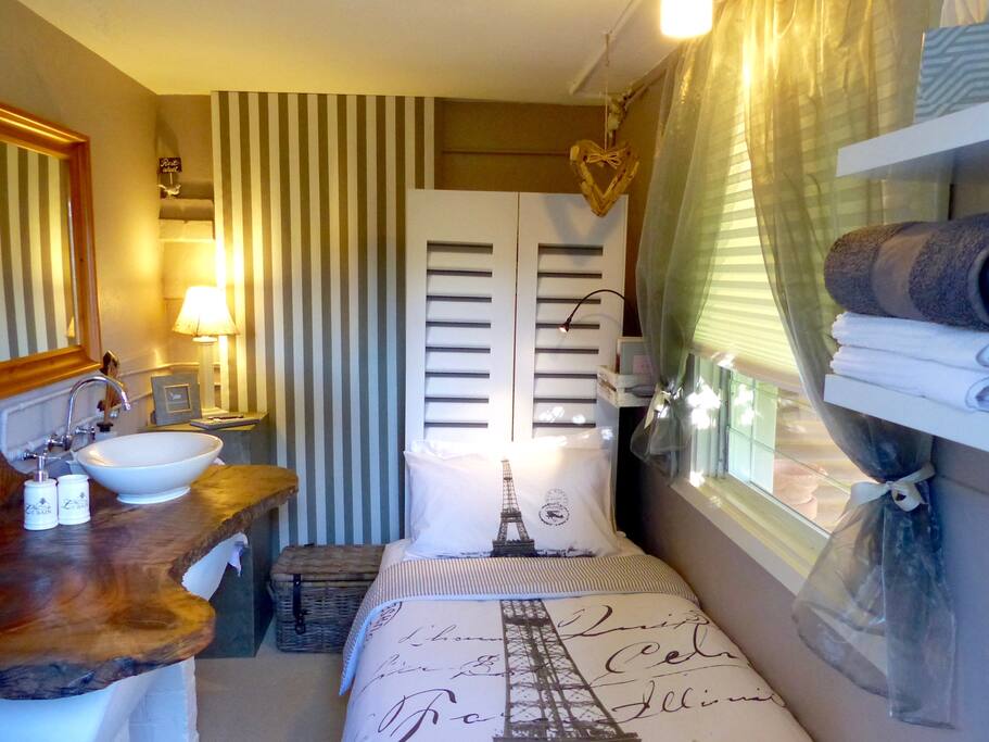 The Hideaway NEST has a brand new, excellent quality, single mattress