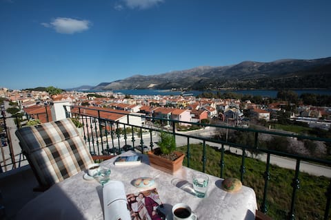 Chrysianna brandneue Wohnung mit Panoramablick