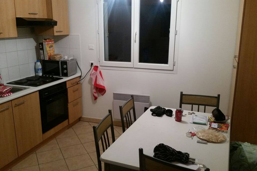 Fully equipped kitchen