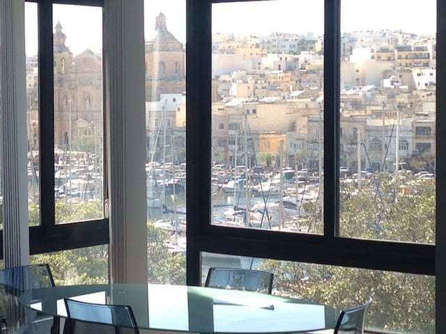 Great & Central Flat Sea Views