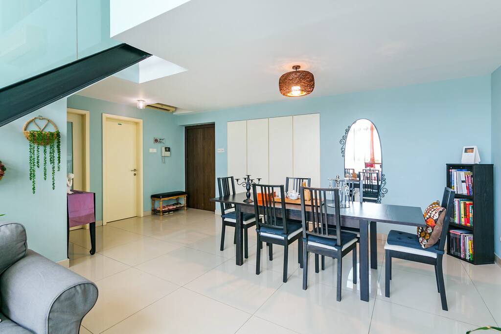 入户和餐厅ENTRANCE AND DINNING ROOM
