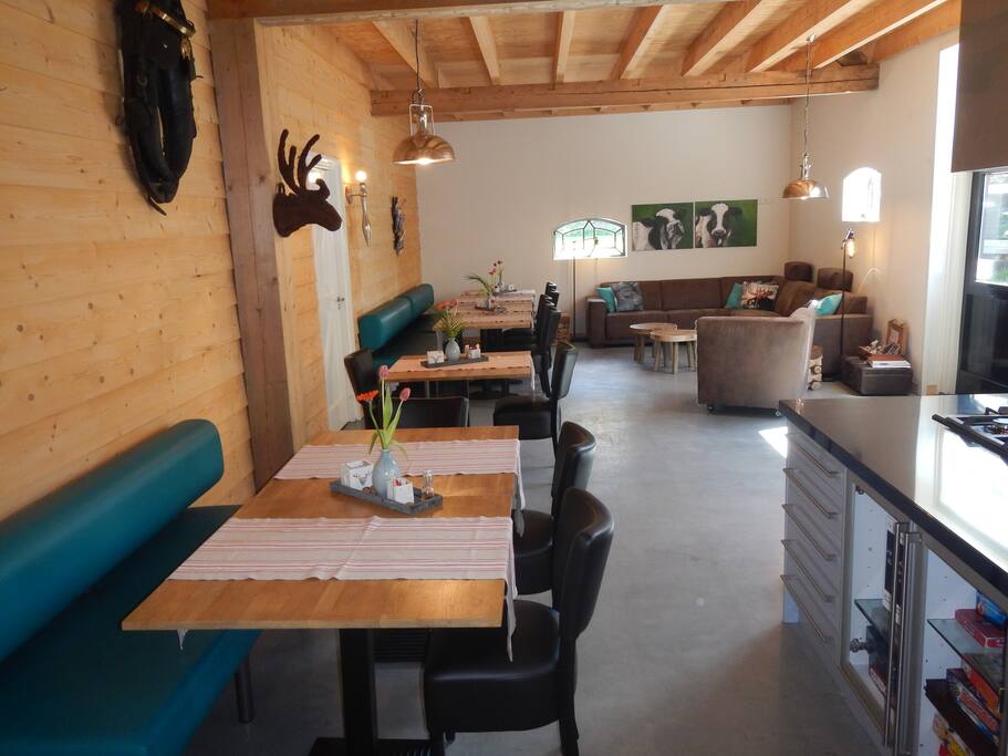 koetshuys dining area