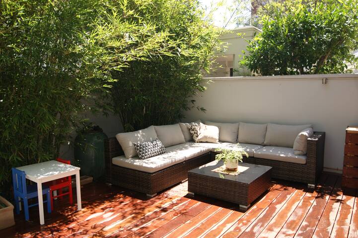 Mediterranean Townhouse in the heart of it all. gallery image 5