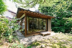 A+small+house+in+the+forest+%2F+Relaxing+environment