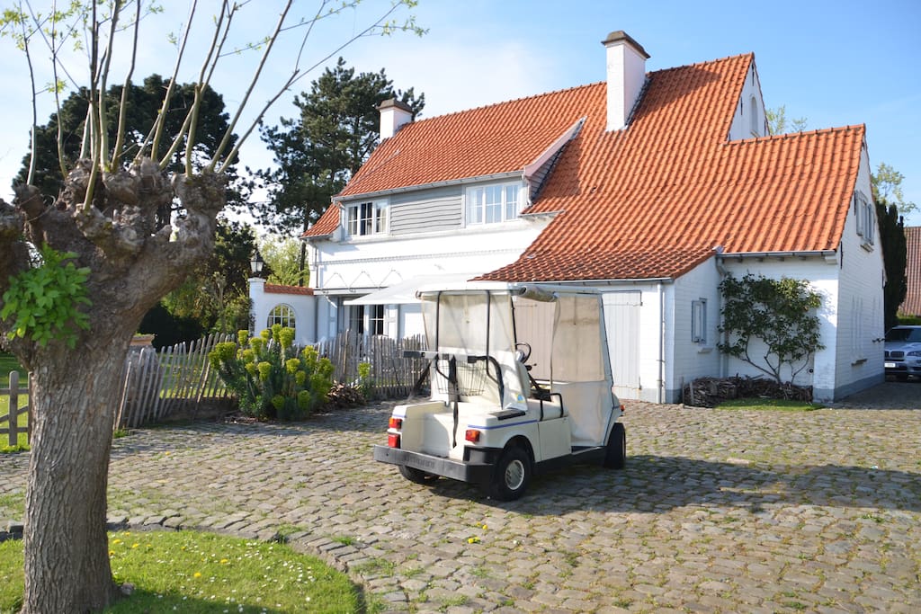 The golf car doesn't make part of the renting..… everything else does;-))