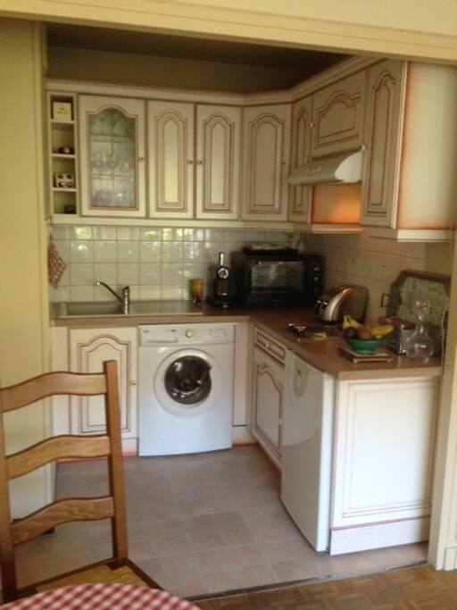KITCHEN
